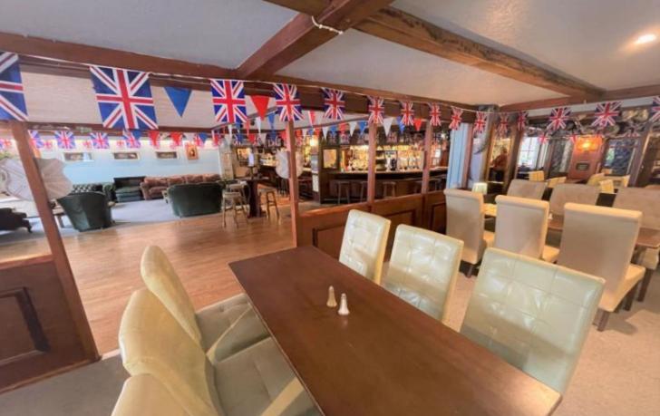 The Sportsmans Inn Limited ไอวีบริดจ์ ภายนอก รูปภาพ
