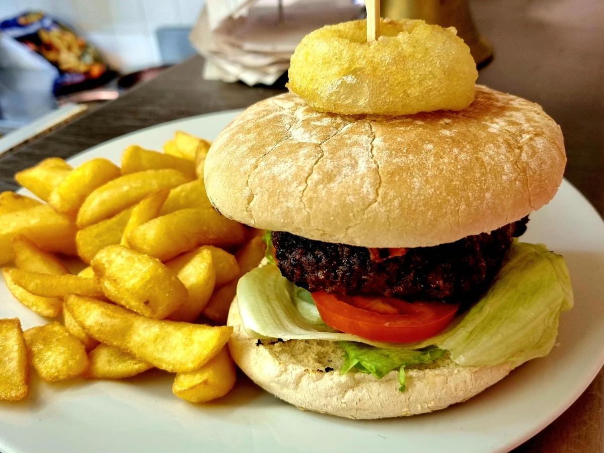 The Sportsmans Inn Limited ไอวีบริดจ์ ภายนอก รูปภาพ